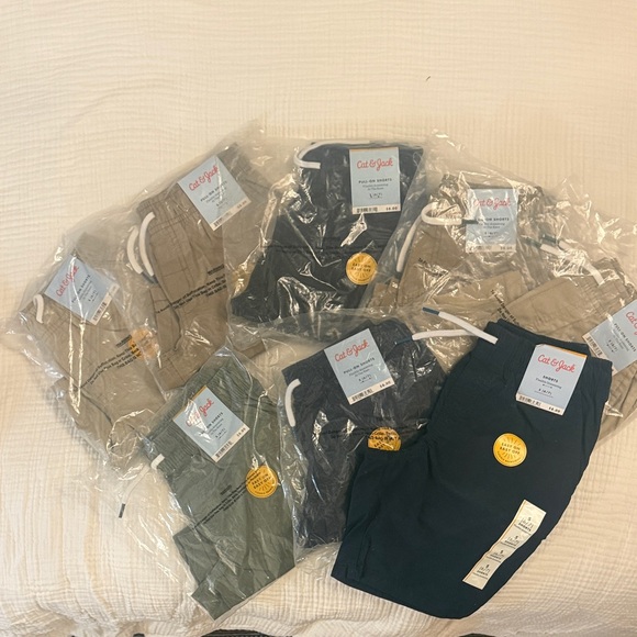 EIGHT PAIRS OF NWT Cat & Jack Kids Shorts - Assorted Colors - Size 6-7 - Picture 4 of 10